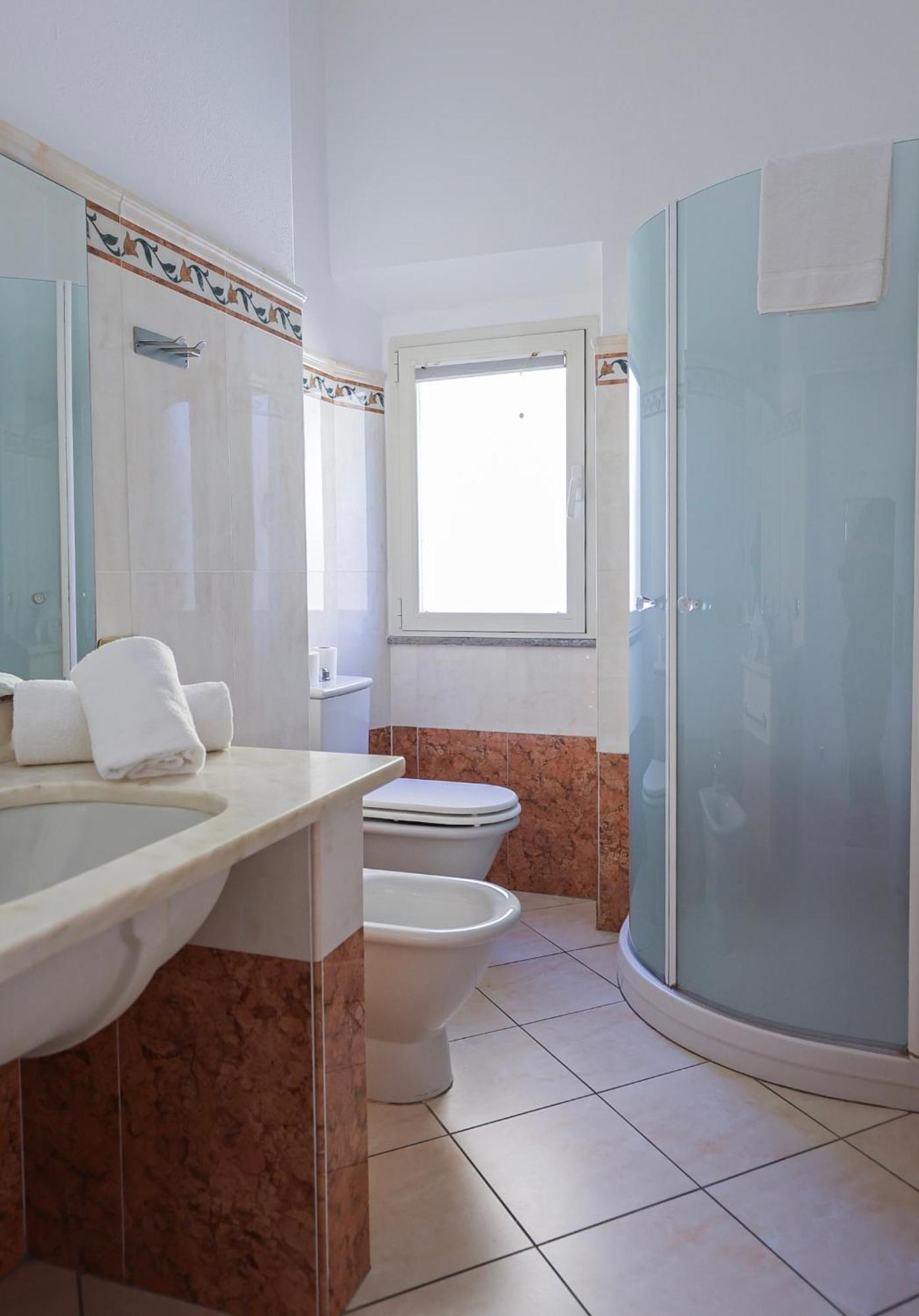 Casa Acqua Marina Apartment กาส์ตีจลิโอเน เดลลา เปสกายา ภายนอก รูปภาพ